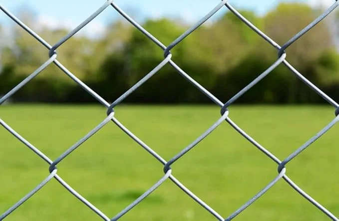 Fencing Chain Link Net For Fencing Mesh D Fence Wire Height 6 Feet/Length: 50 Feet Diameter:2.6 Mm Size 4X4 Inches Ideal For Fencing(12 Gauge Wire)