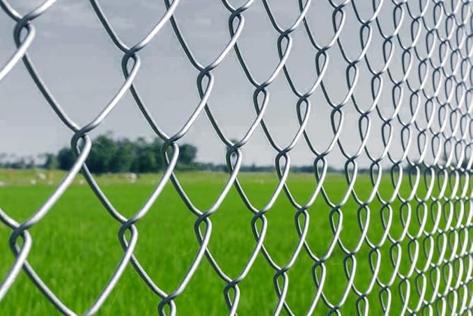 Chain Link Fencing Net For D Fence Alloy Steel Wire, Thickness 3 MM, 10 Gauge Wire”4x4” Inch Block Size, Rust-Proof, Heavy Duty Fence for Farm, Garden, Home, (4 Feet Height, 50 Feet Length)