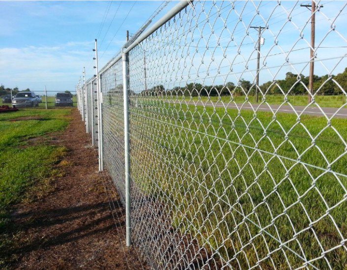 Tata Wiron Wires Fencing Chain Link Net For Fencing Mesh D Fence Wire Height 6 Feet Bundle Length: 50 Feet Diameter: 2.6 MM Size 3''X3'' Inches Ideal For Fencing(12 Gauge Wire) - Back View